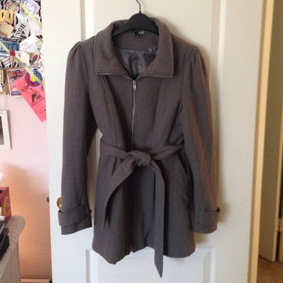 grey coat - Picture 1 of 4